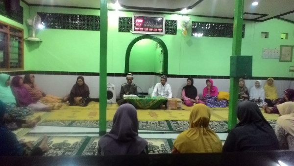 Pengajian malam Sabtu Pahing di Mushola Aisyiyah,rt37,kkb rw 12
