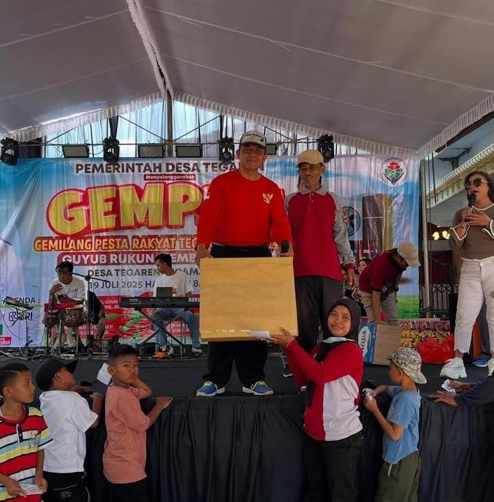 pembagian doorprize dalam acara gempita