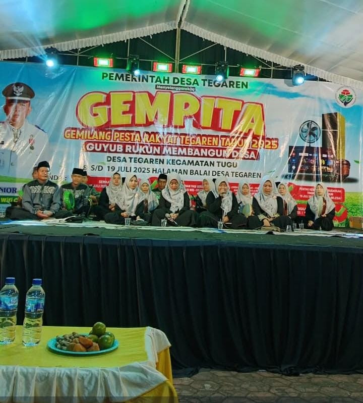 pengajian akbar dalam puncak acara gempita (gemilang pesta rakyat tegaren)