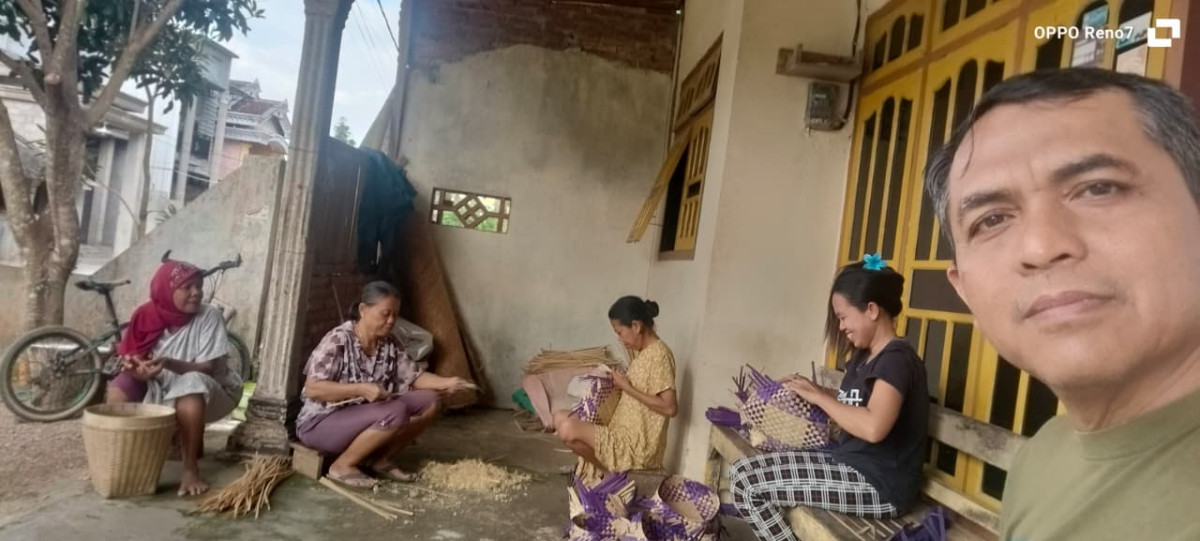 peningkatan perekonomian keluarga