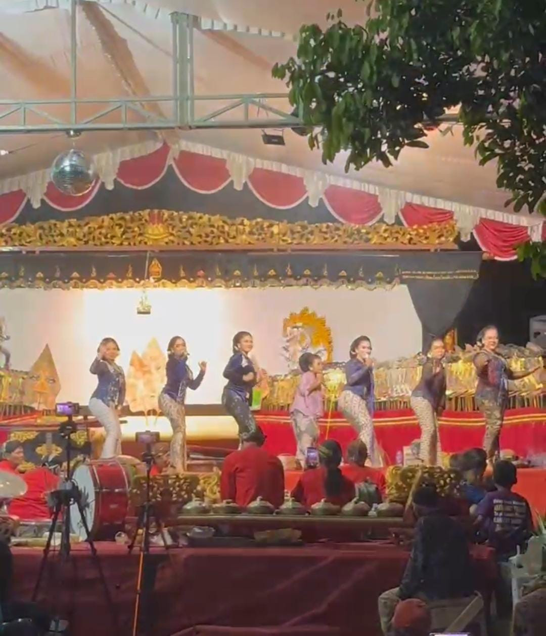 BERSIH DUSUN BANGKOK