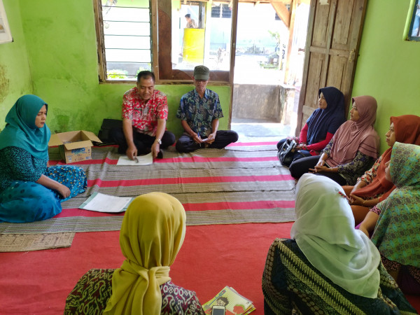 Pembinaan Tribina oleh Ketua PKK Kecamatan Panti