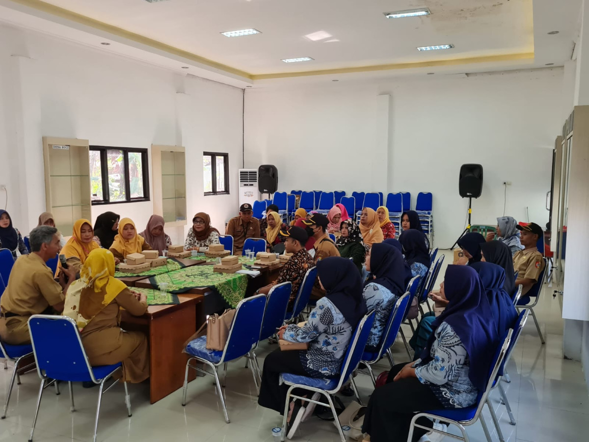 Di Aula Kecamatan Panti