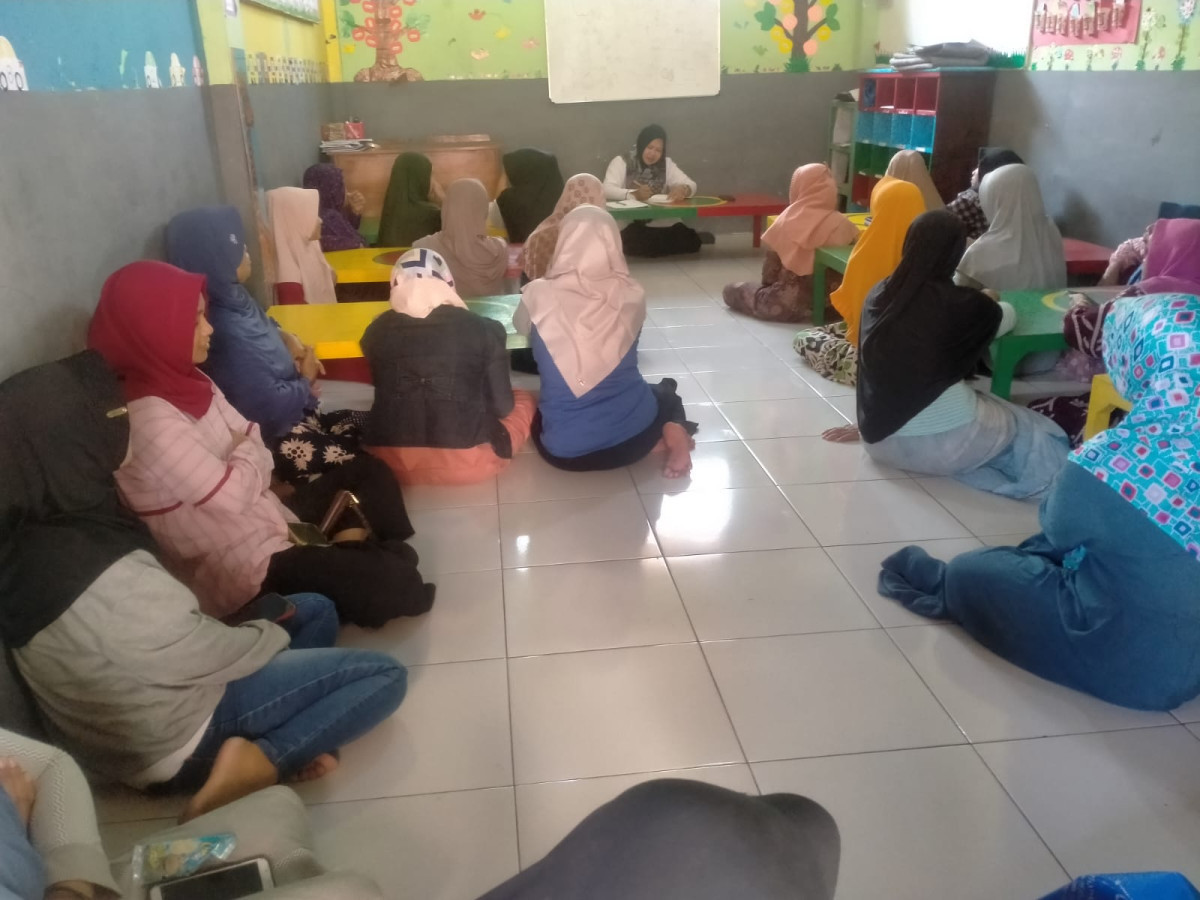 pembinaan Pada keluarga Remaja terkait kesehatan reproduksi dan mendidik  anak remaja yang baik