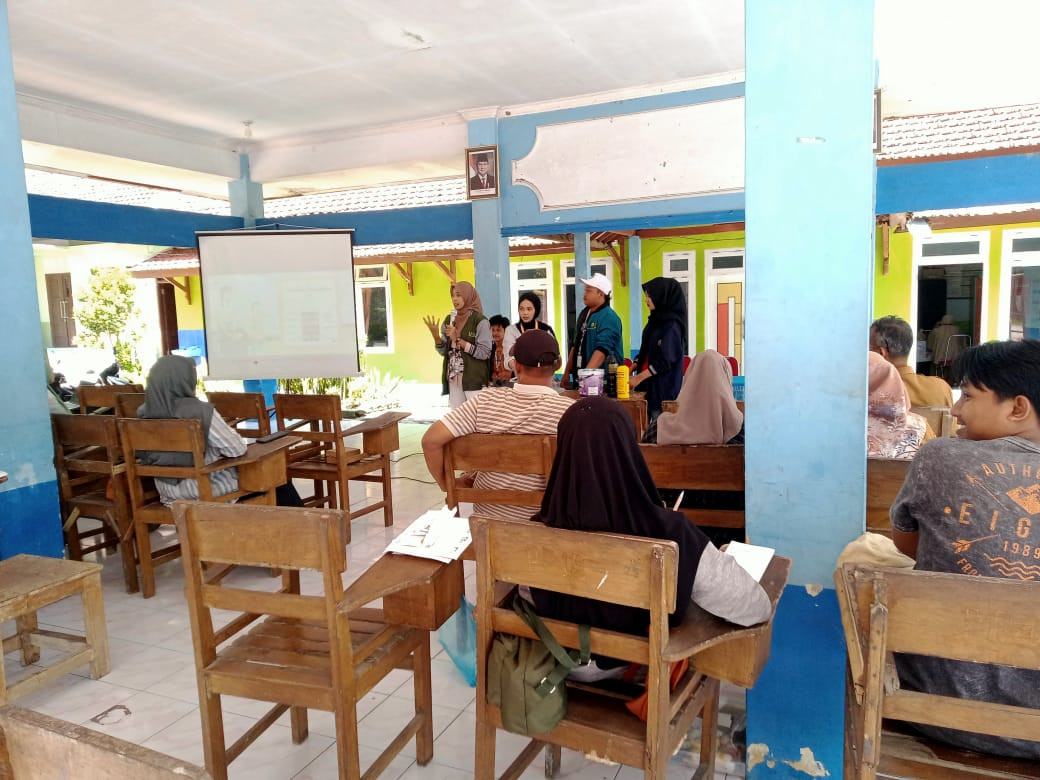 Pembuatan Pupuk Organik Oleh KKN Kolaboratif