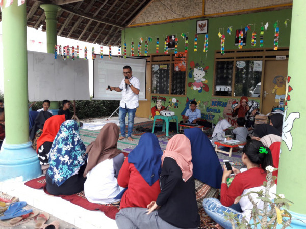 pembinaan oleh konselor dari KPAI Kabupaten Banyuwangi tentang menggali seputar kenakalan remaja