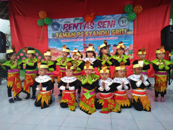 Pentas Seni Taman Posyandu Sriti