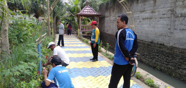 Kerjabakti Persiapan Bazar Kampung KB 