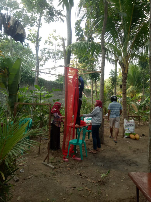 Kerjabakti Persiapan Pembuatan Stand dalam Bazar Kampung KB