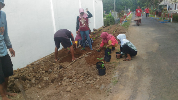 pembuatan KRPL Dusun Jatisari