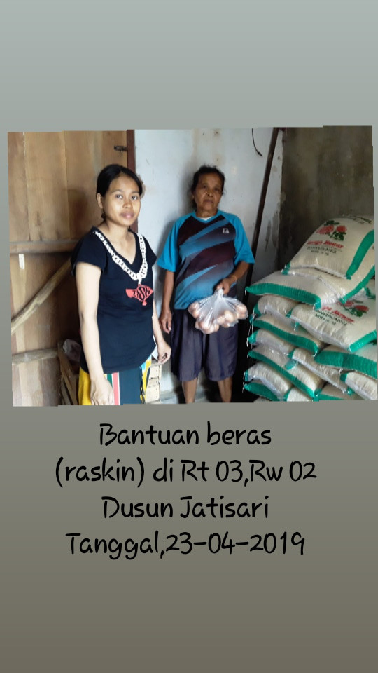 Pemberian beras (RASKIN) bagi warga miskin Dusun Jatisari