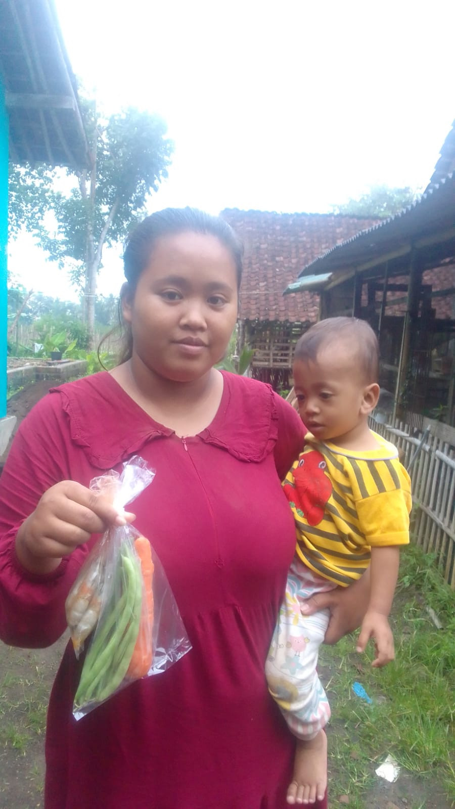 Penyaluran bantuan Makanan tambahan bagi baduta stunting