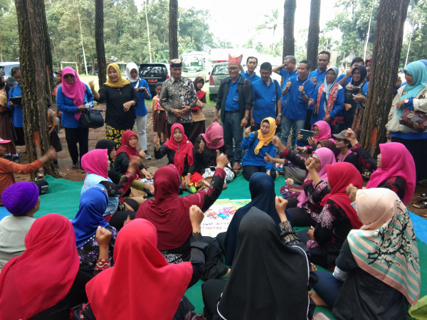 Studi Tiru Kampung KB Desa Jambewangi oleh OPD KB Kabupaten Gresik