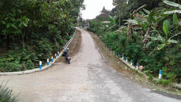 Pavingisasi Jalan Swadaya Masyarakat Dusun Sidomulyo