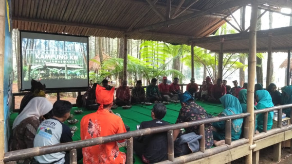 Kunjungan Study Tiru Kampung KB oleh Pemerintah Desa Randuputih Kecamatan Dringu Kabupaten Probolinggo