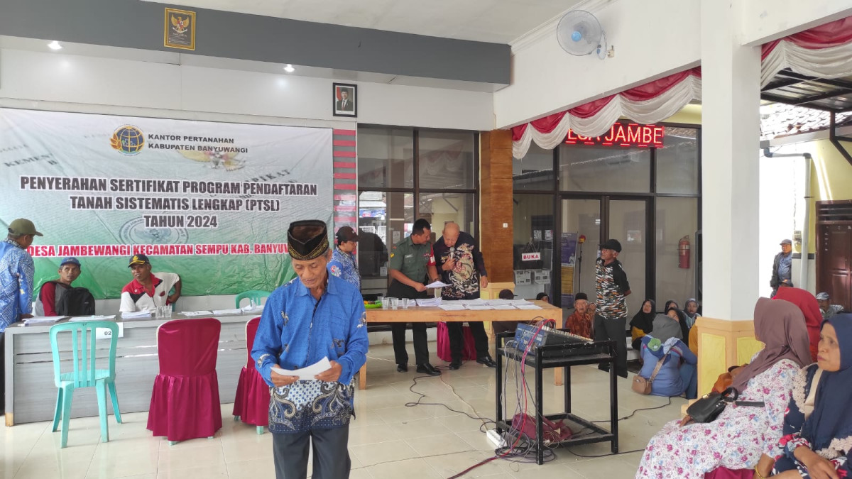 Penyerahan Sertifikat Tanah Program PTSL Gelombang 2