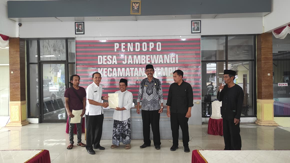 Pemerintah Desa Jambewangi Serahkan Sertifikat Tanah Fasum-Fasos Program TORA