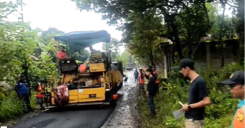 Pengaspalan Jalan di Wilayah Sumberejo Selatan