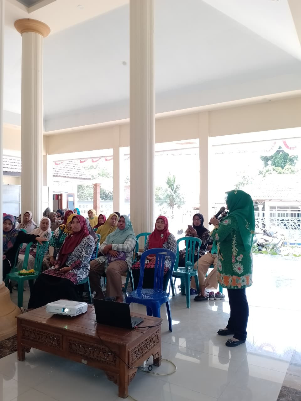 Penyampaian narasi oleh Petugas Kesehatan  dari Puskesmas Purwosari