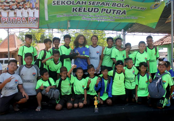 Pembukaan Sekolah Sepak Bola (SSB) Kelud Putra