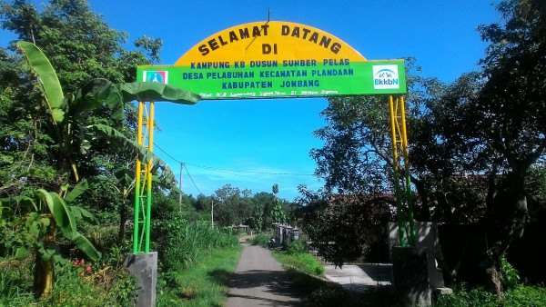 Gapura Kampung KB di Dusun Sumberpelas Desa Plabuhan