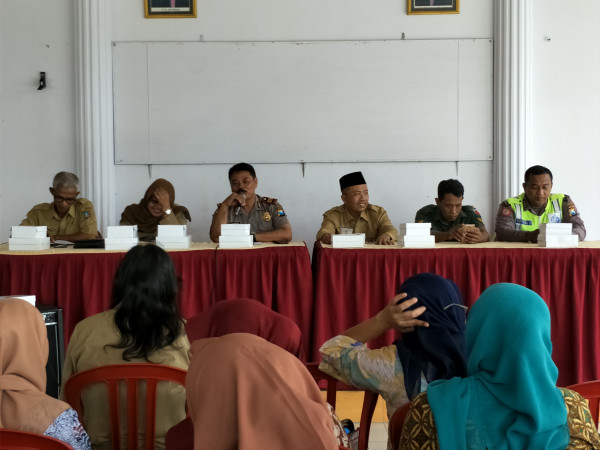 Kapolsek Plandaan menyampaikan materi