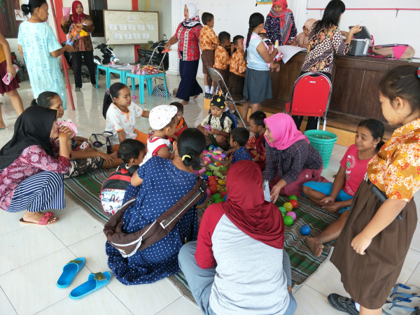 Diskusi dan tanya jawab seputar kemampuan komunikasi anak