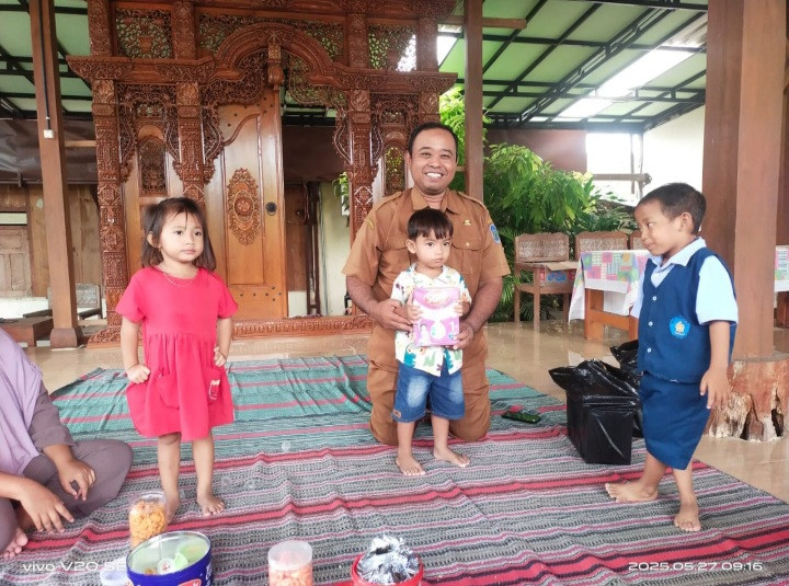 Pemberian tambahan asupan gizi bagi balita dengan status gizi kurang