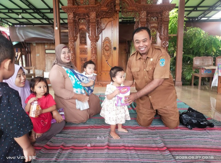 Pemberian tambahanasupan gizi bagi balita dengan status gizi kurang