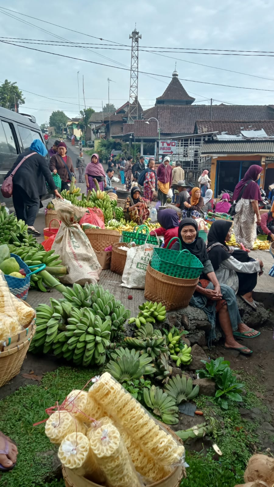 Jual Beli di Pasar desa Jabung