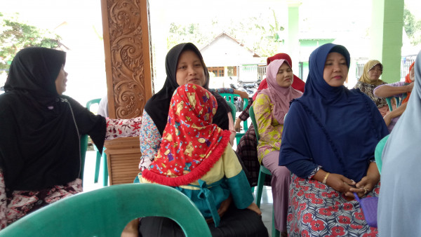 foto pelaksanaan rapat ketahanan keluarga berbasis poktan tribina (bkb)