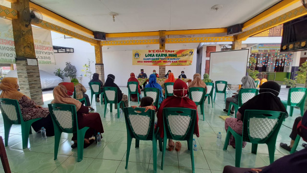 Rapat Lokmin Kampung KB di desa Bunderan