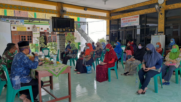 Rapat Lokmin Kampung KB di desa Bunderan