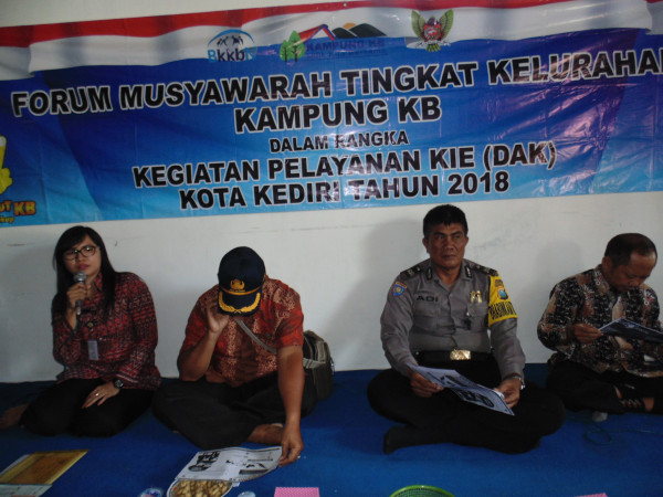 Forum Musyawarah Tingkat Kelurahan Kampung KB Kelurahan Bawang Kecamatan Pesantren