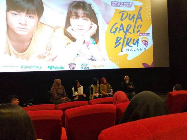 Nonton Bareng Dua Garis Biru bersama Orang Tua dan Remaja 