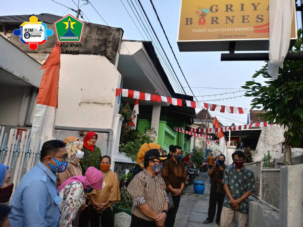 Meninjau lokasi Griya Barnes