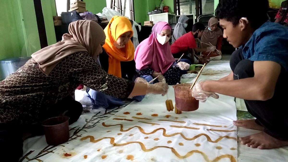 Pelatihan Lukis Batik Ciprat Untuk Penyandang Disabilitas