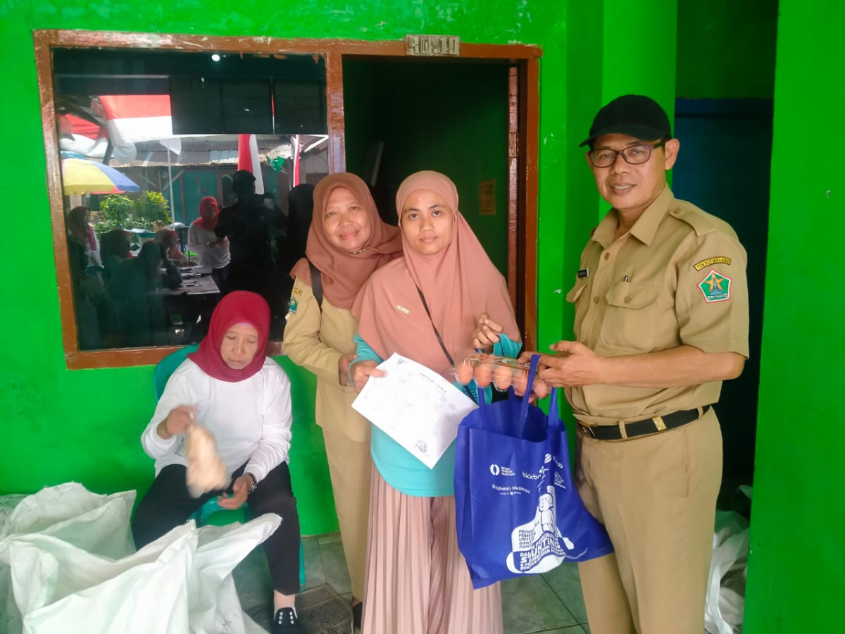 Penyaluran bantuan pangan