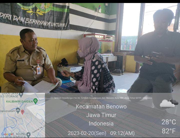 Pokja  Sie Perlindungan Kampung KB Kencana Jaya bersama staff Kelurahan Tambak Osowilangun