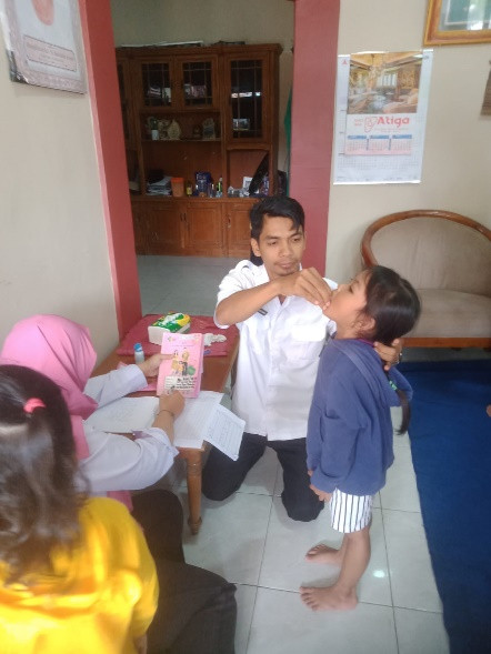 pemberian vitaman pada anak