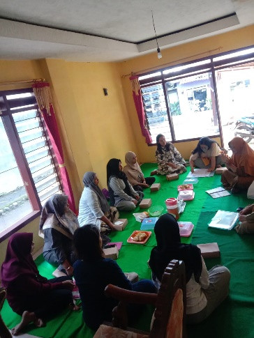 Melaksanakan kelas ibu hamil