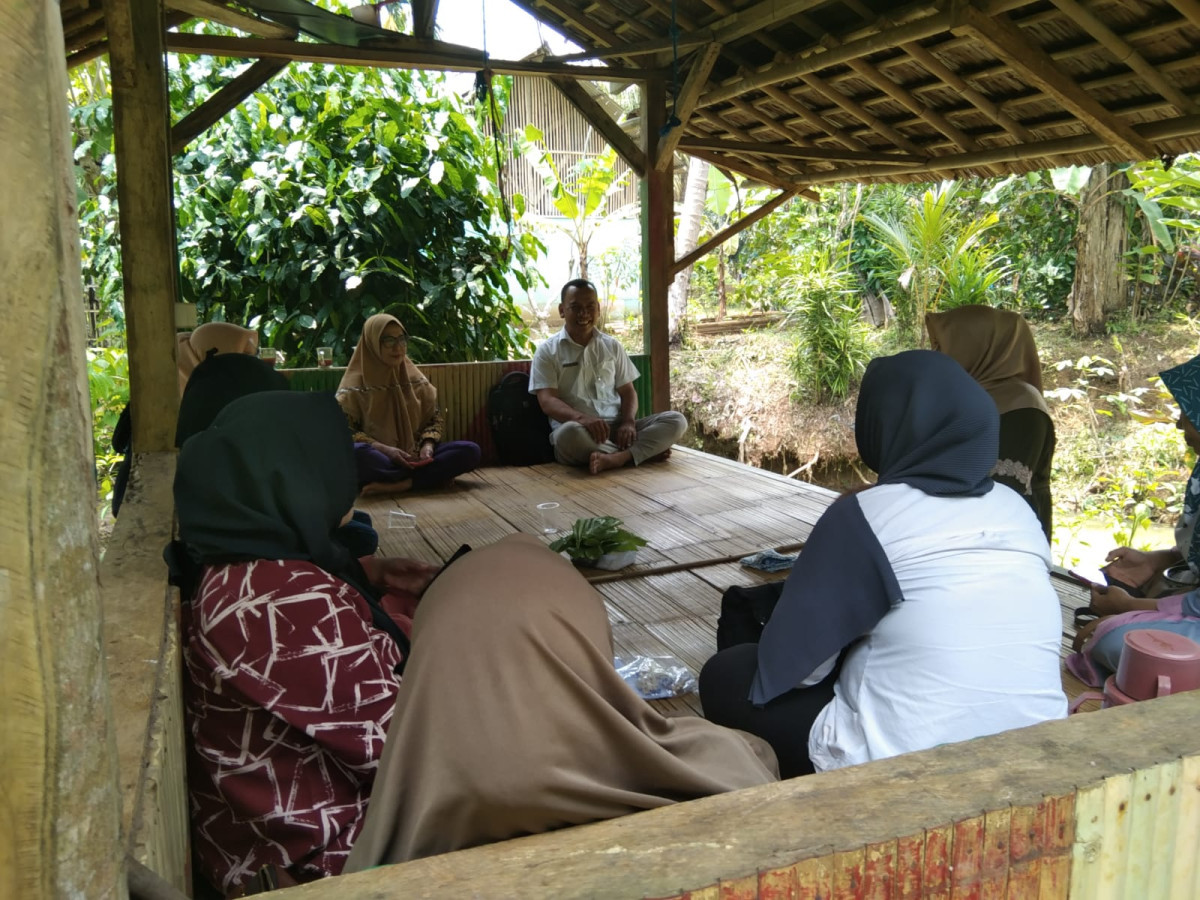 Pertemuan Kelompok Kerja Kampung KB Desa Kramat Manik