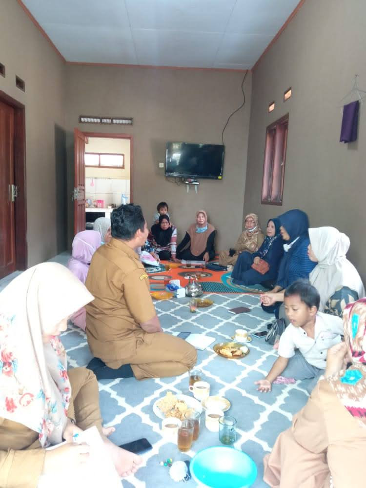 Kegiatan Rutin Pertemuan Pengurus Kelompok Kerja Kampung KB Desa Babakanlor