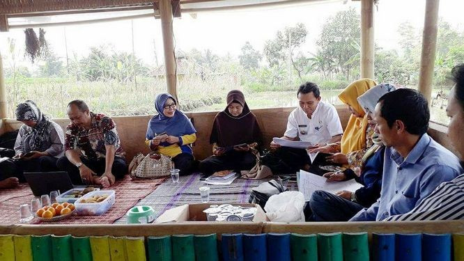 Pembinaan kepengurusan Pokja Kp. KB dan Kepengurusan Rumah Data Kependudukan di Kampung KB