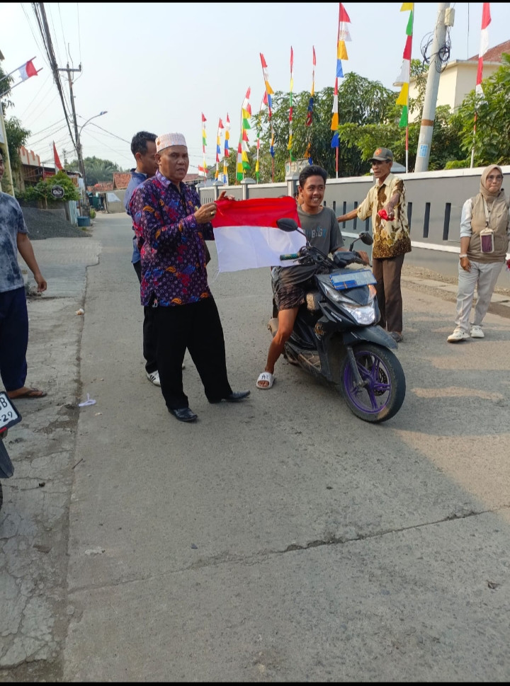 Bagi bagi bendera merah putih