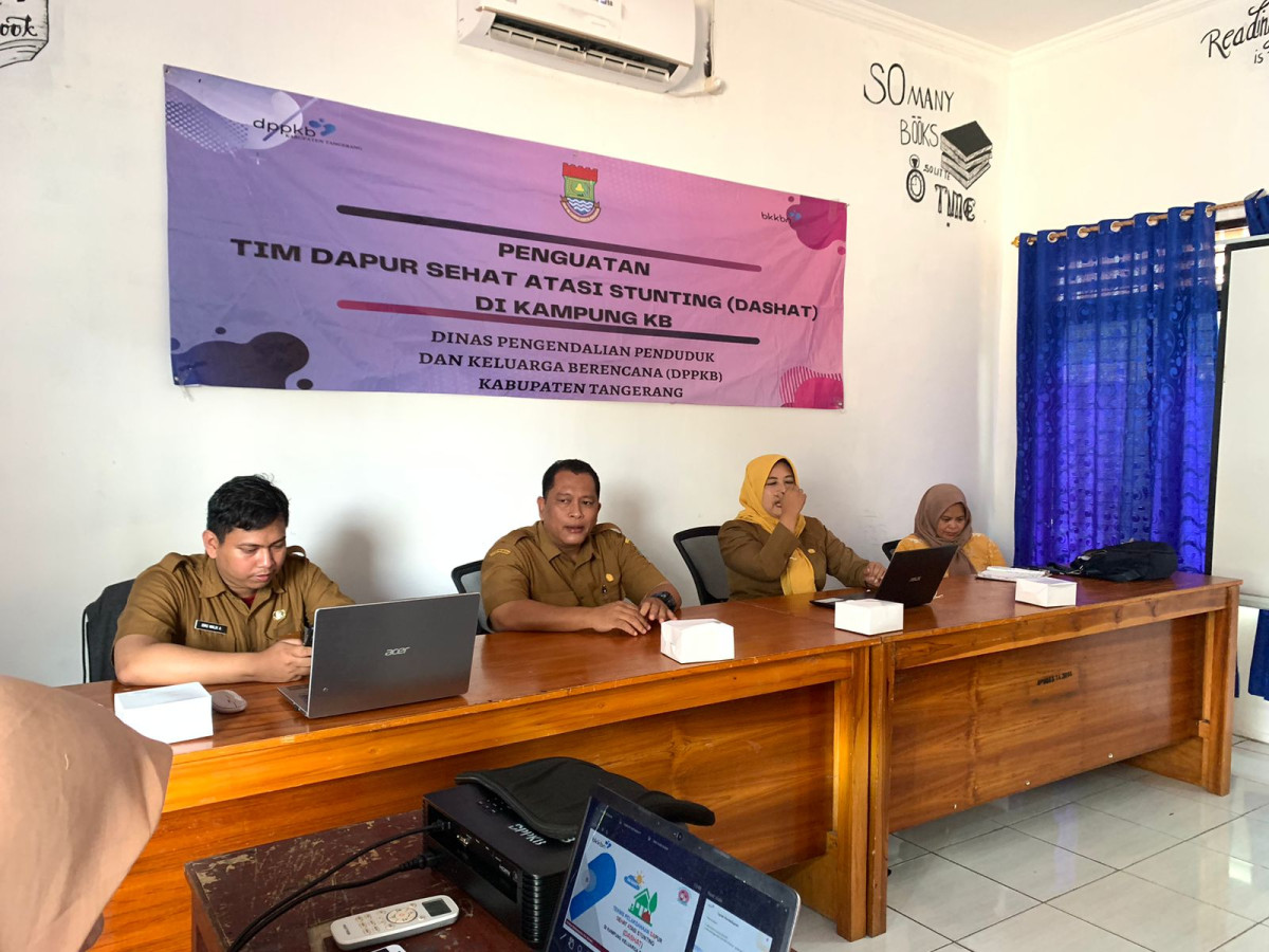 Penguatan Tim dapur Sehat Atasi Stunting ( Dashat) Di Kampung  Bersama DPPKB Kabupaten Tangerang