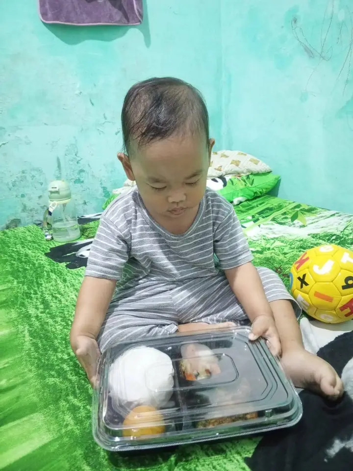 PEMBERIAN PMT BAGI BALITA