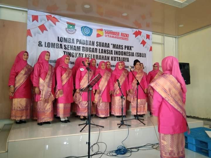 Lomba padus dan senam kp kb