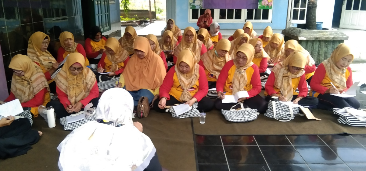 Sekolah online bagi lansia BKL Hibrida