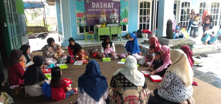 Dashat team 4, Semur bola- bola ayam , tumis pakcoy jagung manis,korean one pan toast  di tambah jeruk  dan susu .